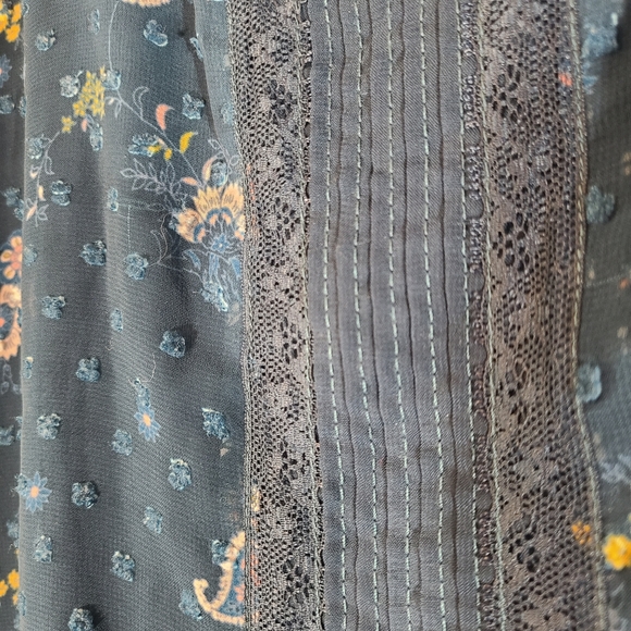 Lauren Conrad pintuck floral blouse - Picture 2 of 5